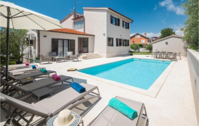 4 Bedroom Gorgeous Apartment In Medulin